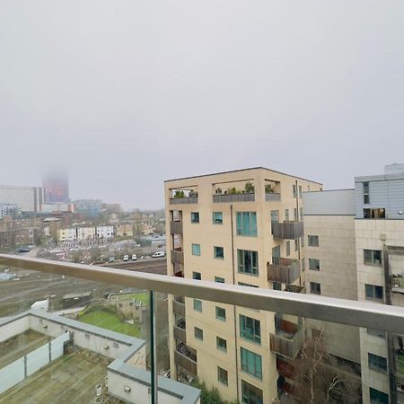 Luxurious Comfy Penthouse - Steps To East Croydon Train Station - Views Leilighet Eksteriør bilde