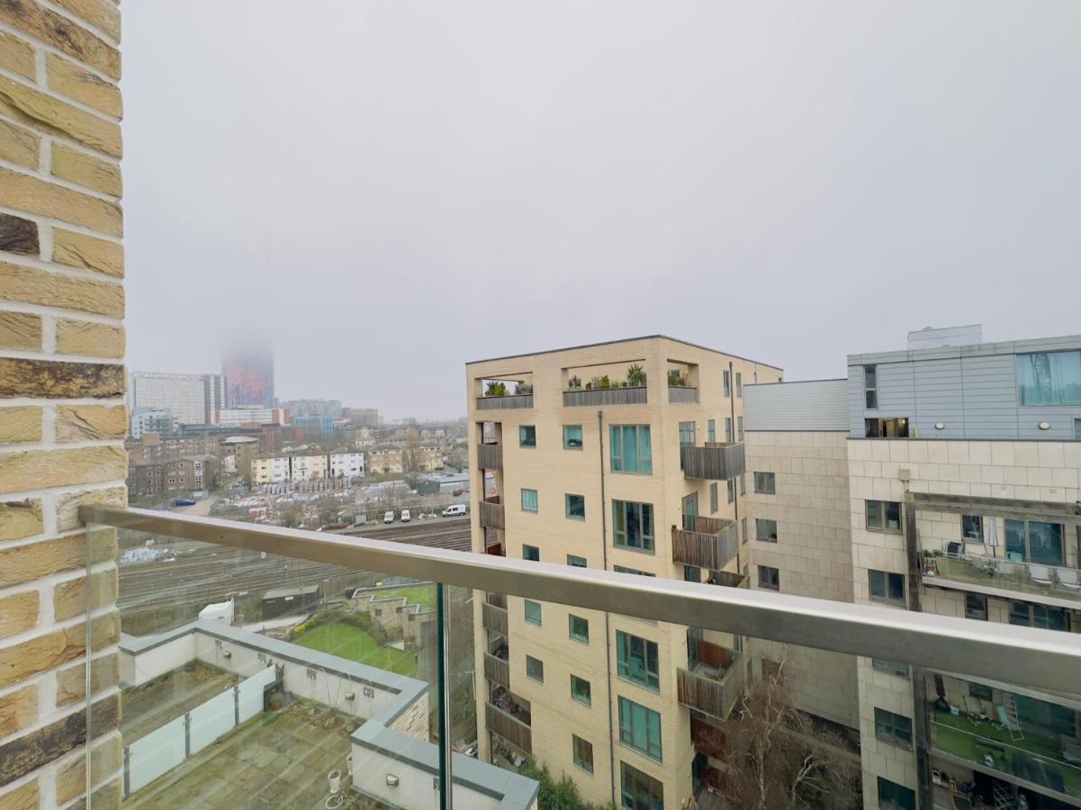 Luxurious Comfy Penthouse - Steps To East Croydon Train Station - Views Leilighet Eksteriør bilde