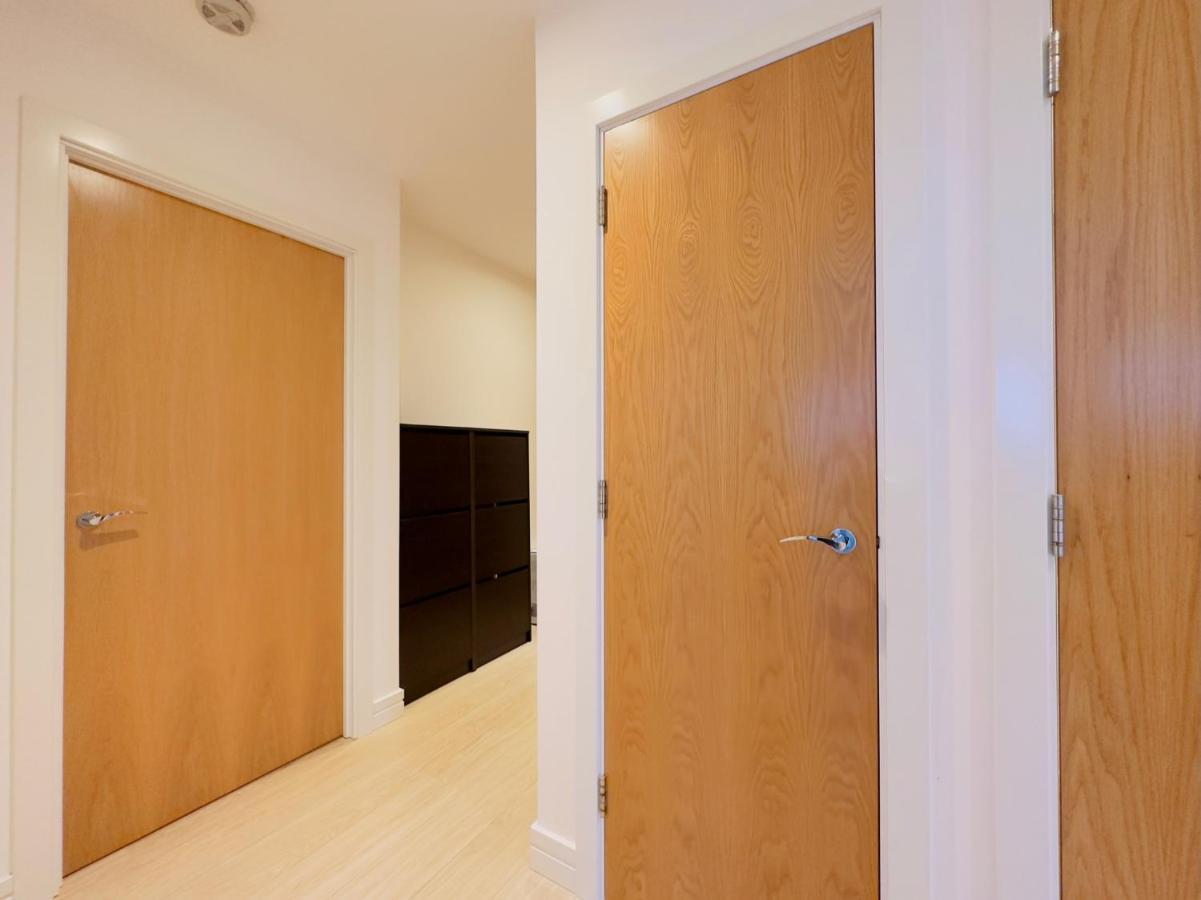 Luxurious Comfy Penthouse - Steps To East Croydon Train Station - Views Leilighet Eksteriør bilde